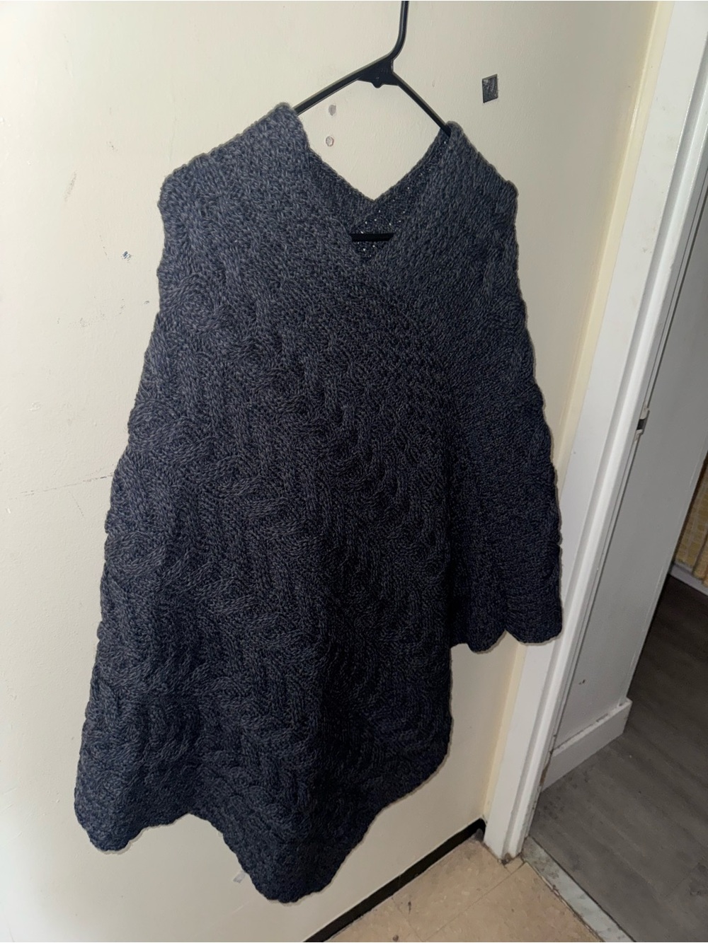 Kilronan Knitwear Dark Gray Cable-Knit V-Neck Poncho size M/L